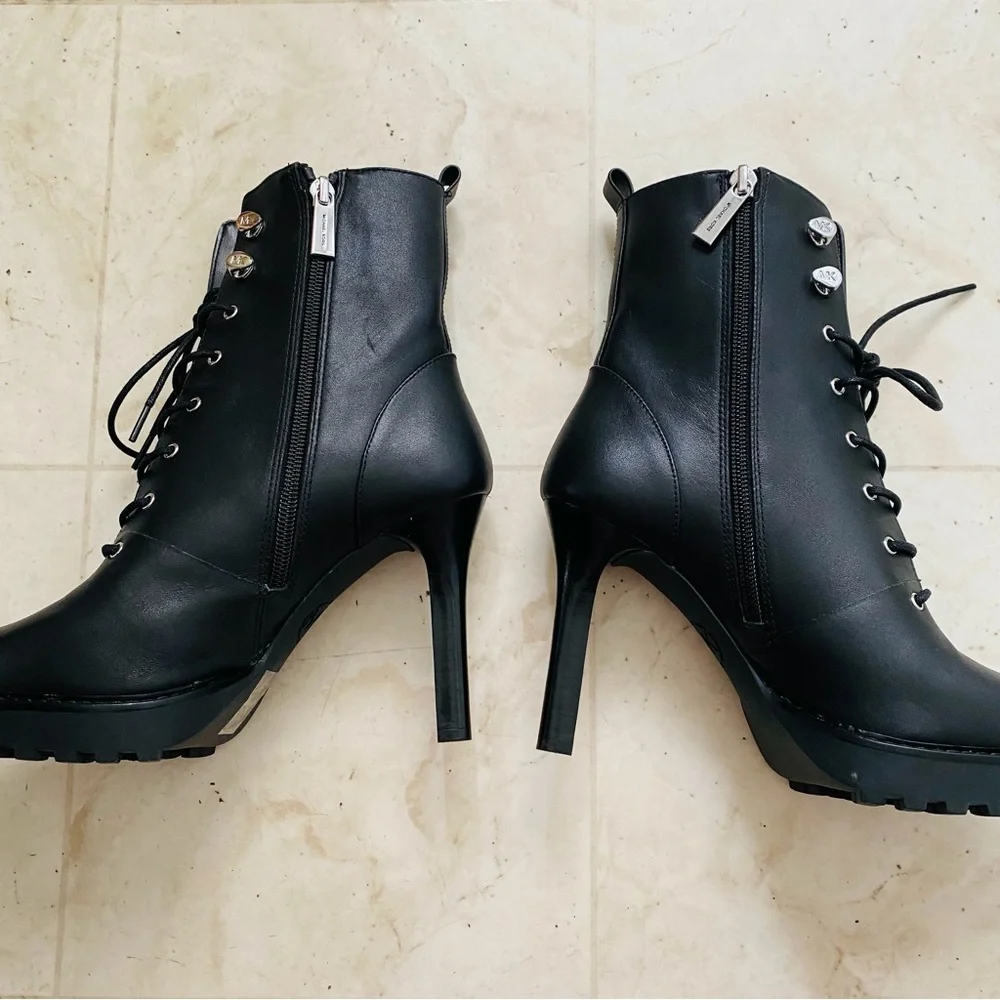 $295 NWOT Michael Kors Black Leather Kyle Lace-up Pointed Toe Edgy Ankle Boots 7